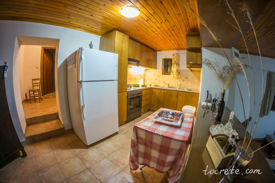 Каменный дом в горах острова Крит Каменный дом в горах острова Крит