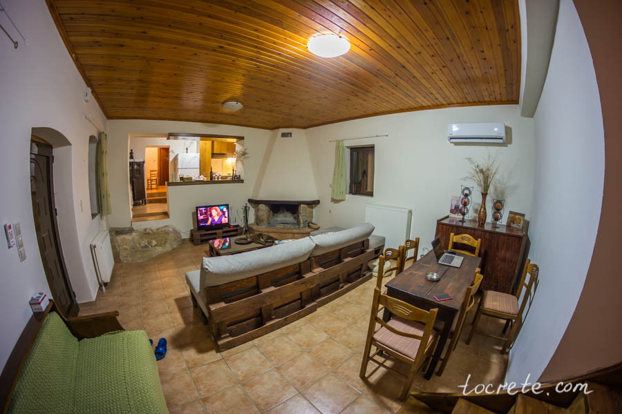 Каменный дом LITHARI в деревне Камби Каменный дом LITHARI в деревне Камби