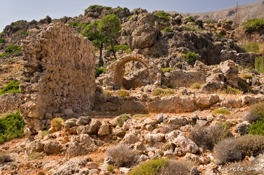 Лутро (Лютро) Развалины Лутро (Лютро)