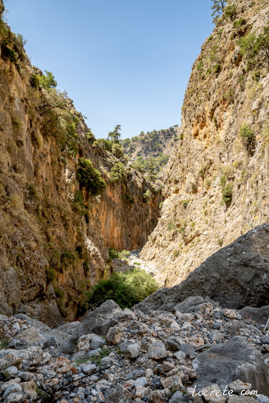 Араденское ущелье: очередное препятствие с резким перепадом высоты Араденское ущелье: очередное препятствие с резким перепадом высоты