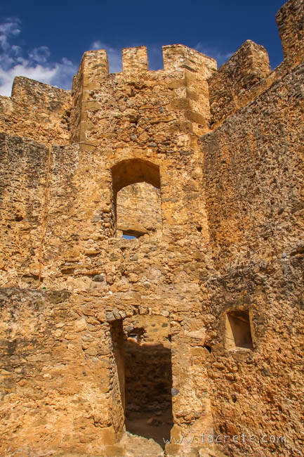 Франгокастелло (Frangokastello) Франгокастелло (Frangokastello)