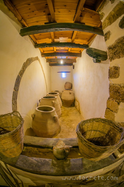 Музей Мони Одигитрии. Склад с глиняными сосудами Музей Мони Одигитрии. Склад с глиняными сосудами