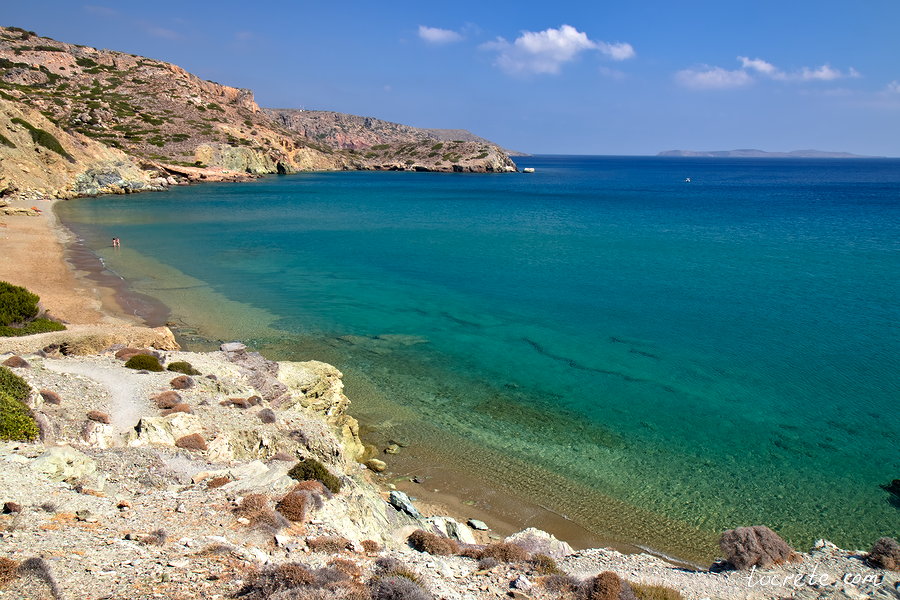 Песчаный пляж Эримуполис. Греция, восточный Крит Песчаный пляж Эримуполис. Греция, восточный Крит