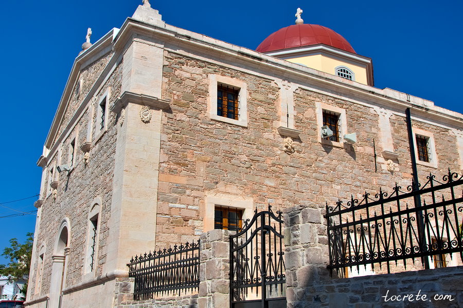 Иерапетра - город на юго-востоке острова Крит Иерапетра - город на юго-востоке острова Крит