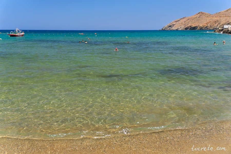 Пляж Лимни в деревне Панормос (Панормо), Крит