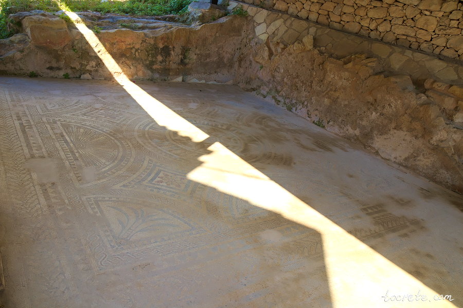 Мозаичный пол в Аргируполи