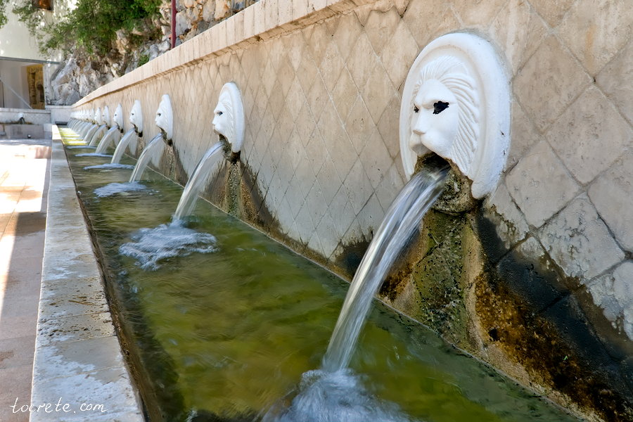 Спили (Spili, Σπήλι) Спили (Spili, Σπήλι)