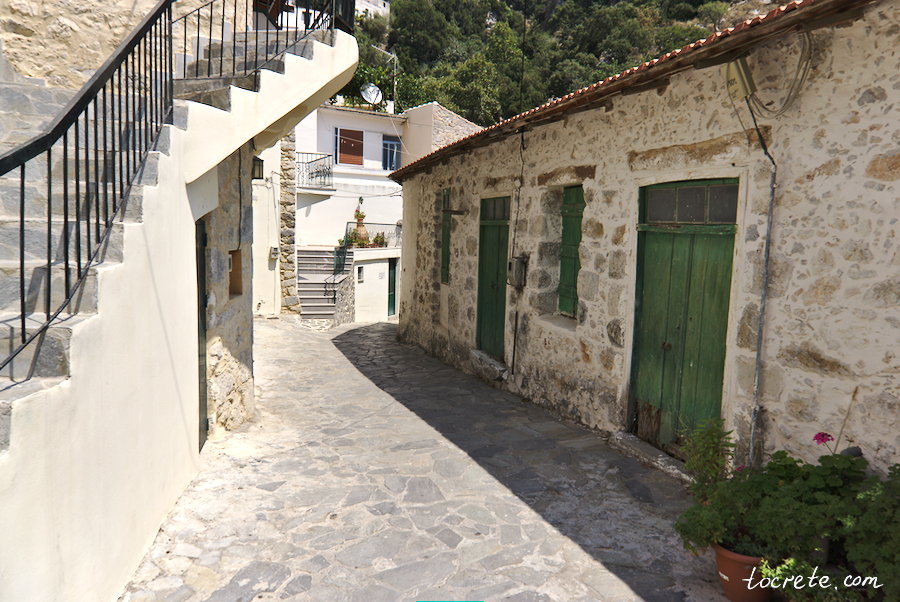 Спили (Spili, Σπήλι) Спили (Spili, Σπήλι)