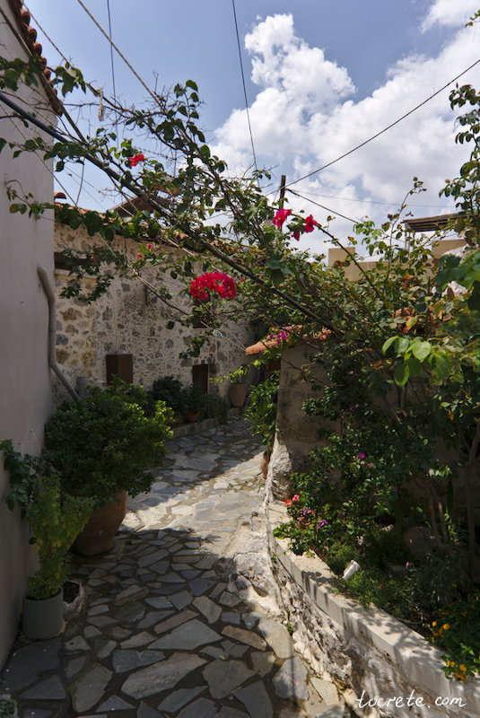 Спили (Spili, Σπήλι) Спили (Spili, Σπήλι)