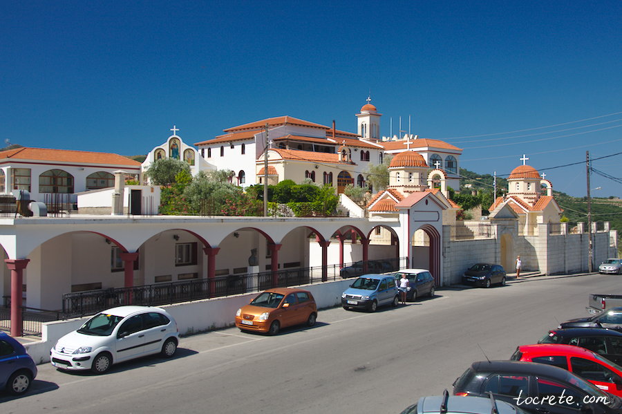 Спили (Spili, Σπήλι) Спили (Spili, Σπήλι)