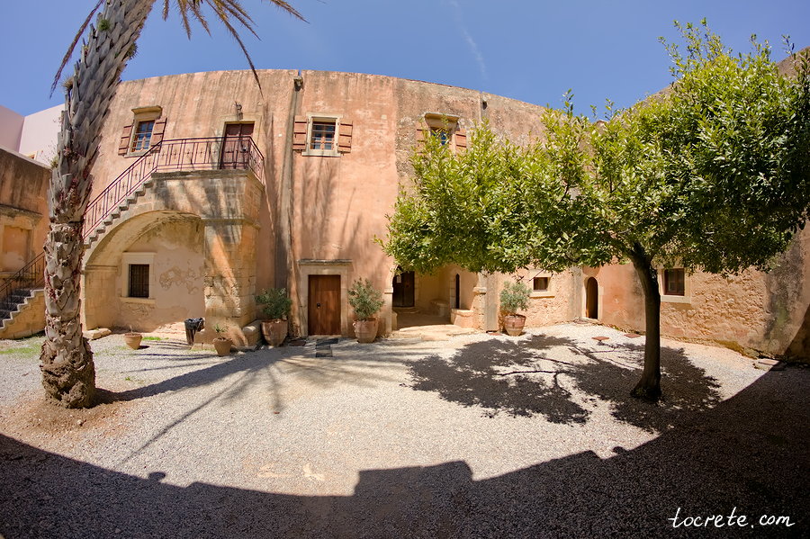 Монастырь Аркади. Трапезная Монастырь Аркади. Трапезная