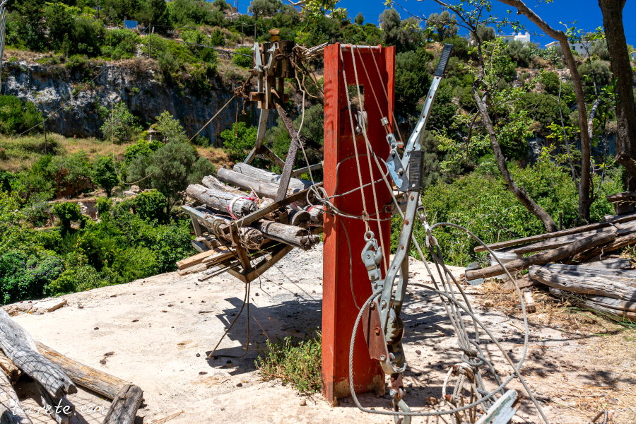Канатная дорога в таверне в ущелье Мили Канатная дорога в таверне в ущелье Мили
