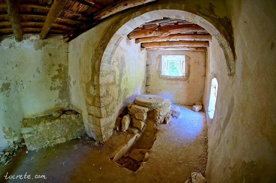 Восстановленная мельница в ущелье Мили Восстановленная мельница в ущелье Мили