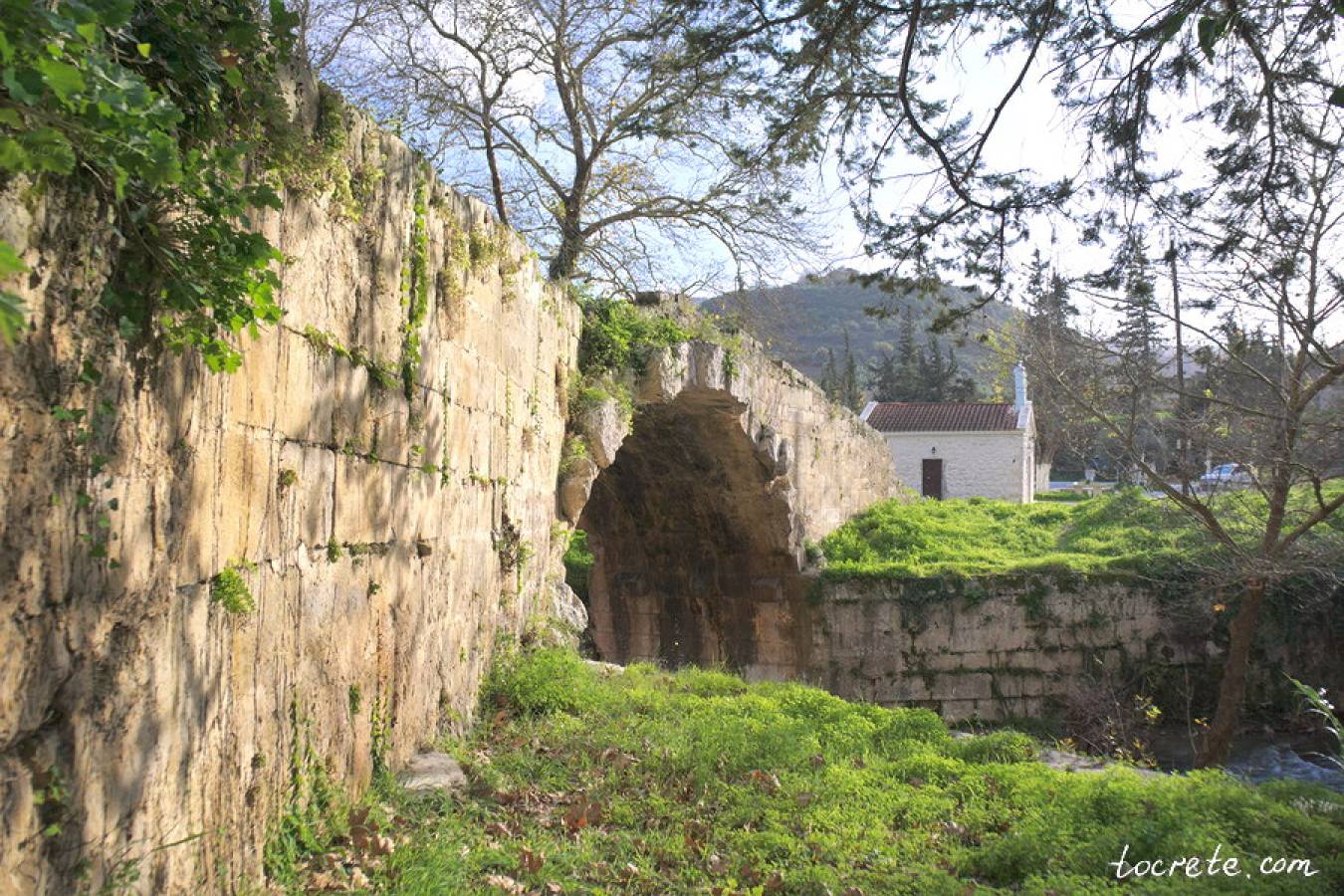 Старинный мост